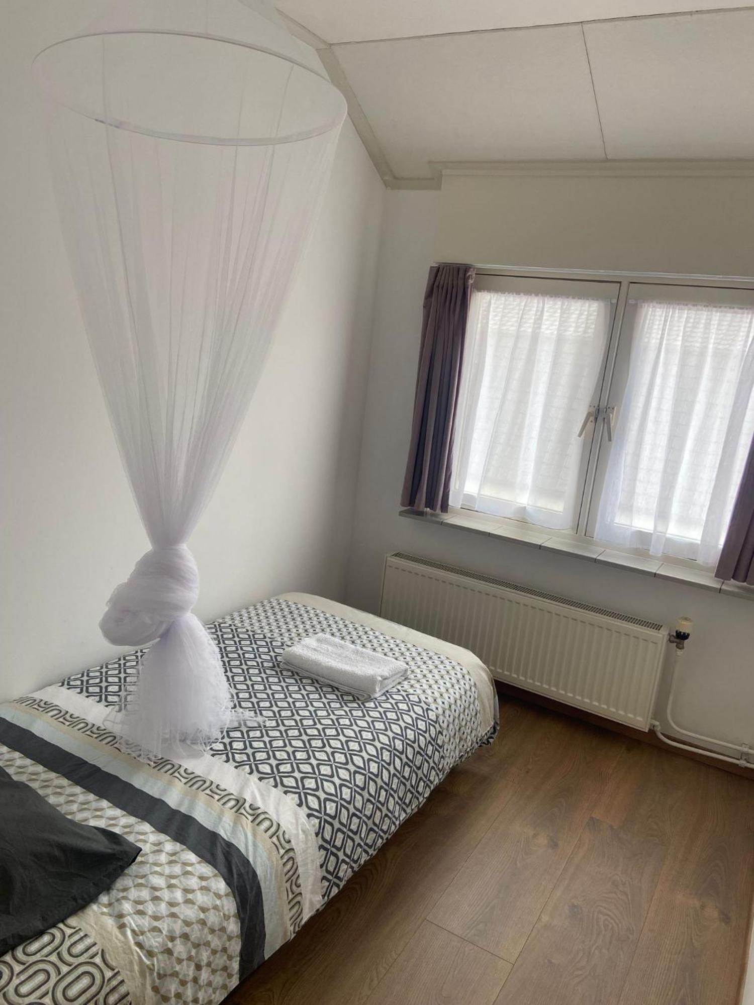 Aangename En Zeer Rustig Gelegen Vakantiewoning Westdorpe ภายนอก รูปภาพ